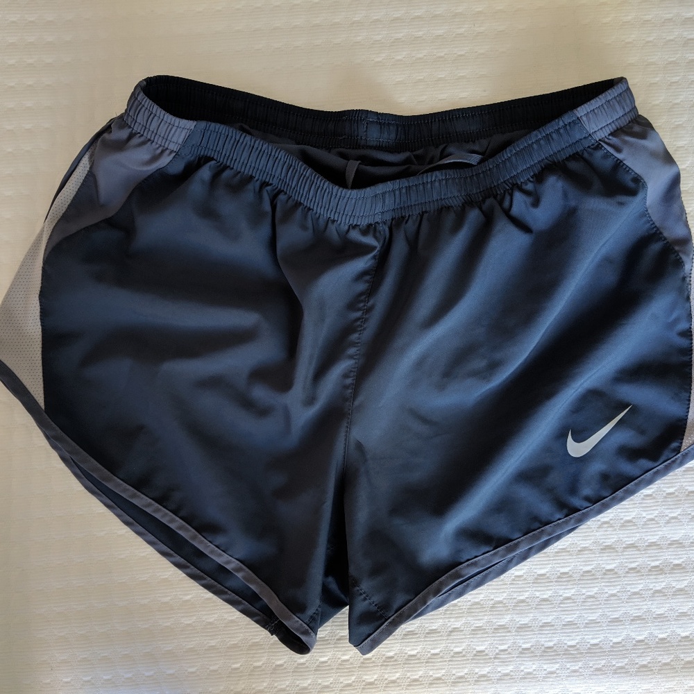 Nike Women's Dry Tempo Core Running Shorts